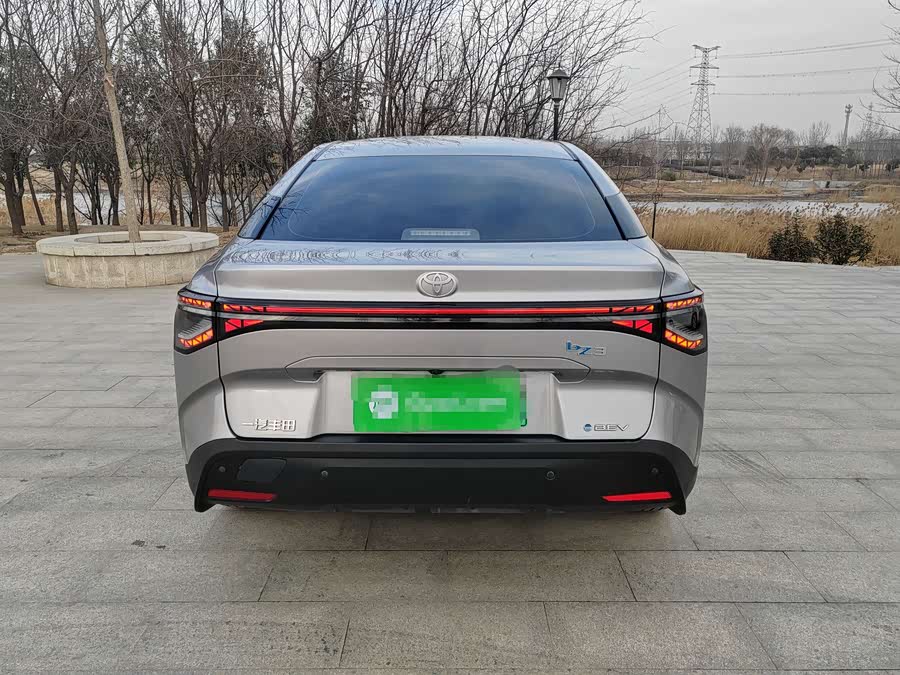 Toyota bZ3 2023 immagine di auto #4