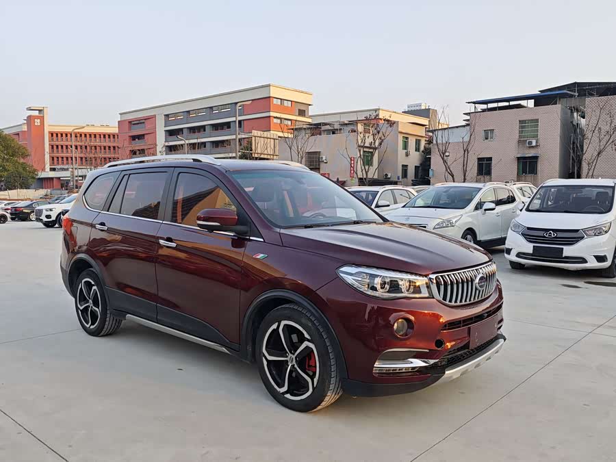 SWM X7 2018 изображение автомобиля #4