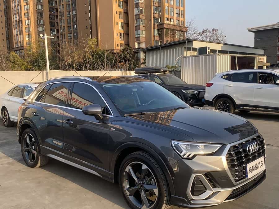 Audi Q3 2021 car image #4