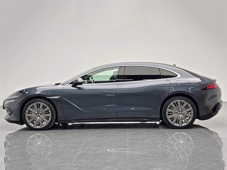 Denza Z9 2024 car image #4