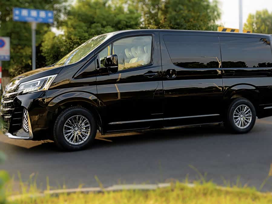 Toyota car image #4