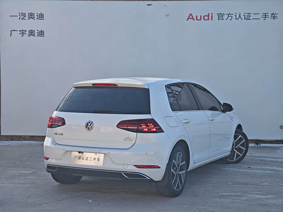 Volkswagen Golf 2019 car image #4