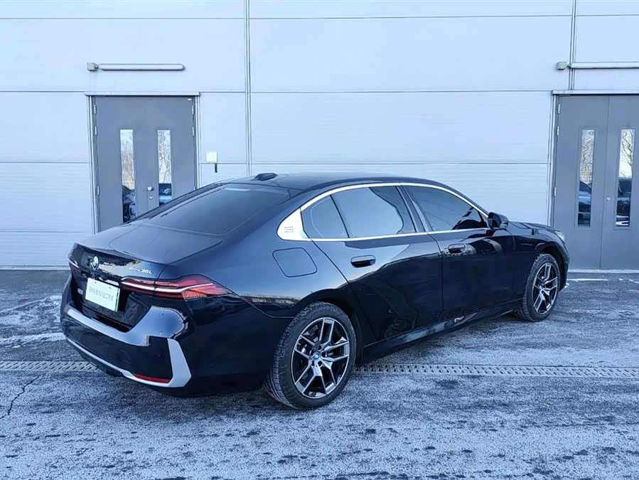 BMW i5 2025 car image #4