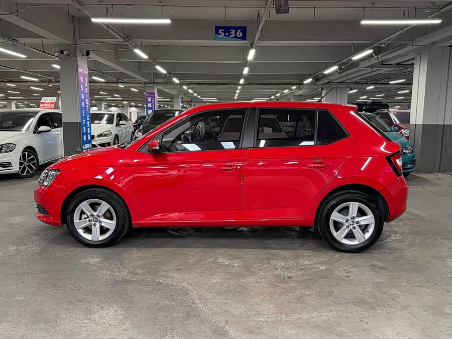 Skoda Fabia 2019 immagine di auto #4