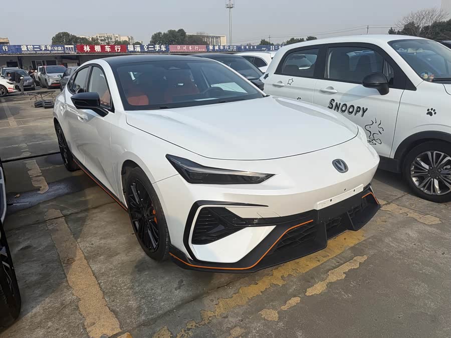 Changan UNI-V 2025 car image #4