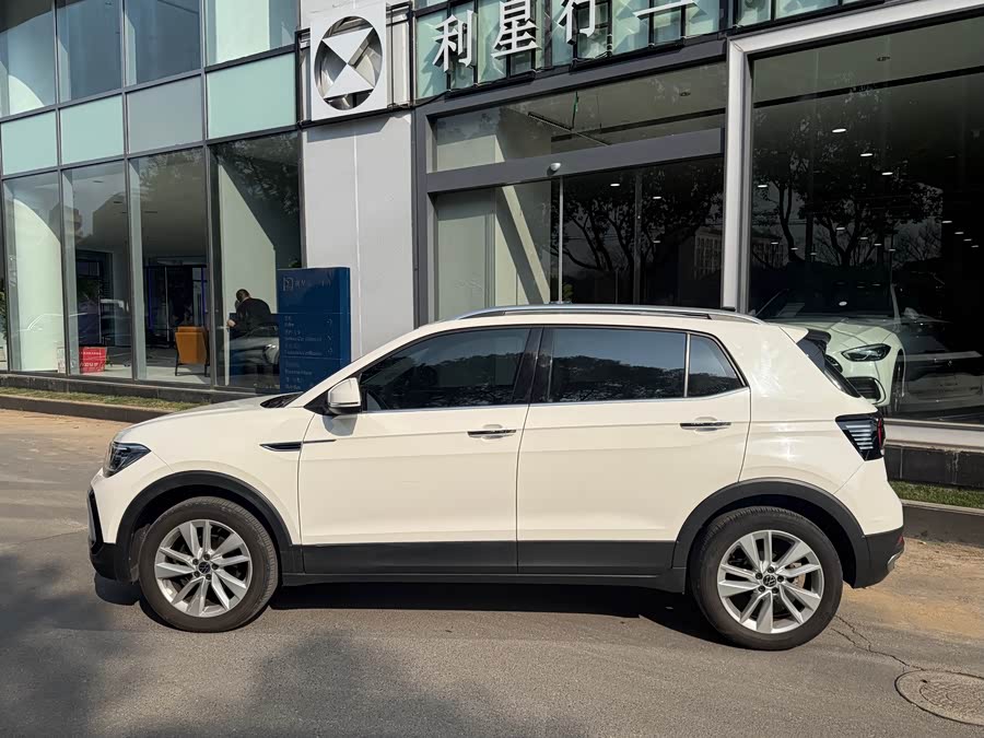 Volkswagen T-Cross 2021 #4 Volkswagen T-Cross 2021 car image #4
