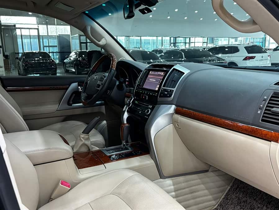 Toyota Land Cruiser 2015 immagine di auto #4