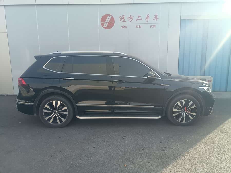 Volkswagen Tiguan L 2023 car image #4