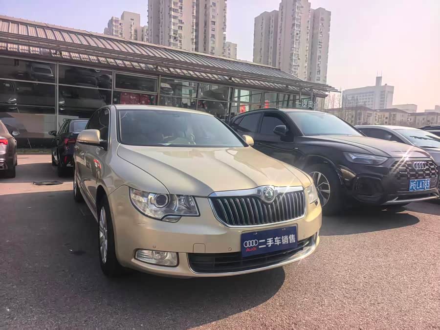 Skoda Superb 2013 car image #4