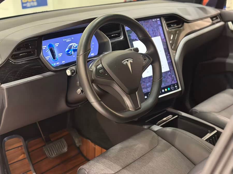 Tesla Model X 2018 #4 Tesla Model X 2018 car image #4