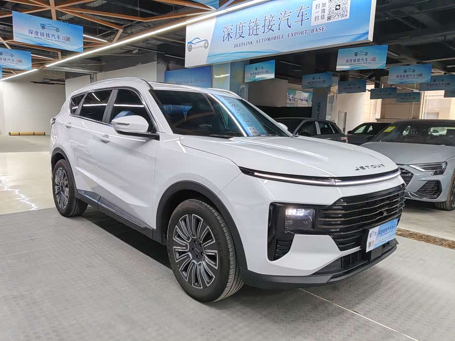Jetour X70 PLUS 2025 #4 Jetour X70 PLUS 2025 car image #4