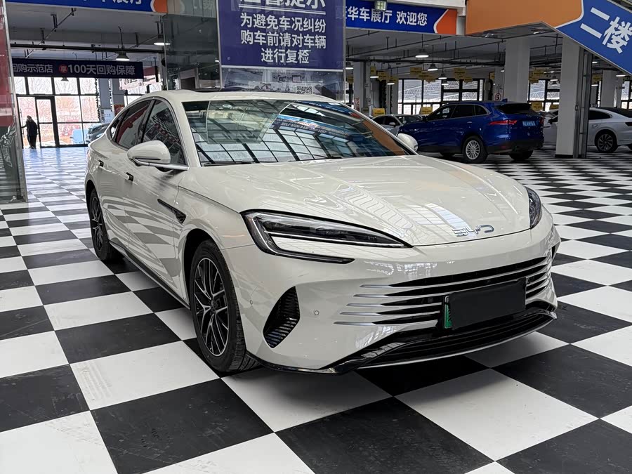 BYD Seal 07 DM-i 2025 #4 BYD Seal 07 DM-i 2025 car image #4