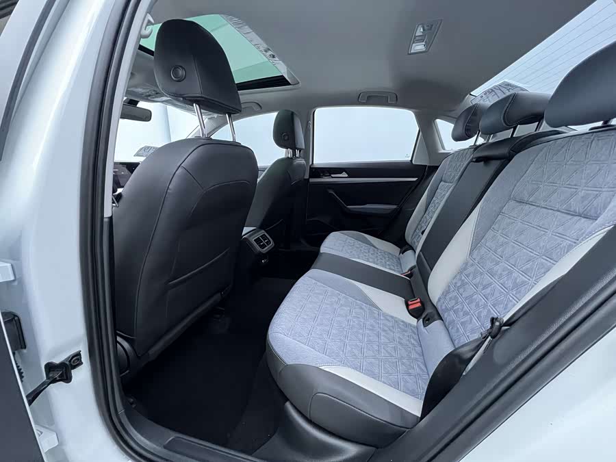 Volkswagen Lavida 2022 car image #4