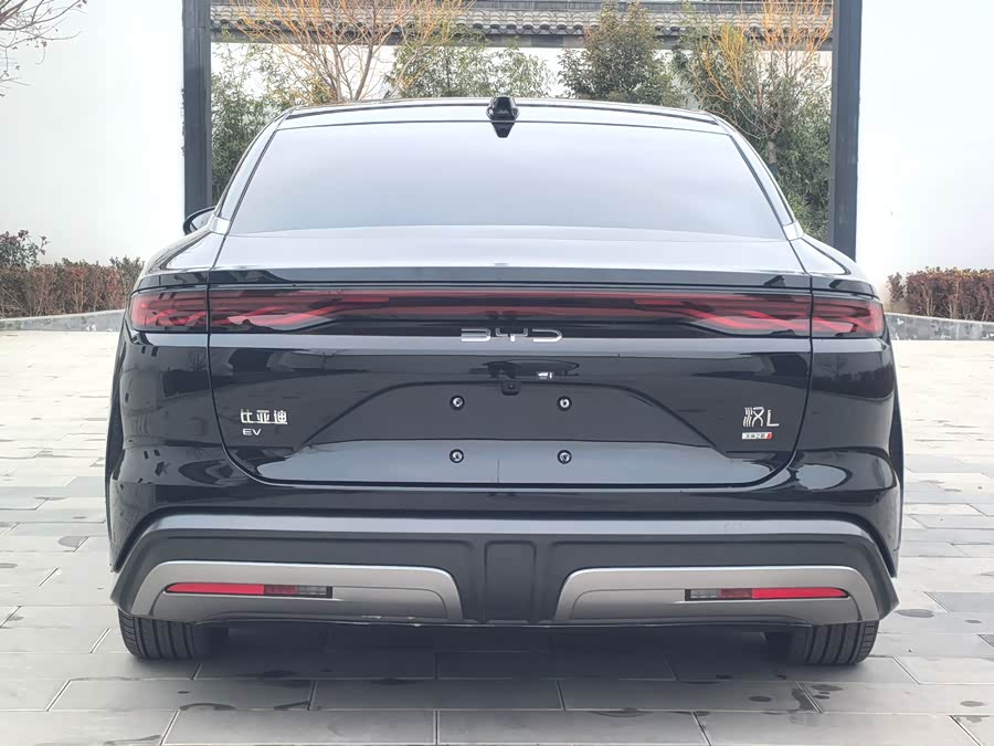 BYD HanL 2025 #4 BYD HanL 2025 car image #4