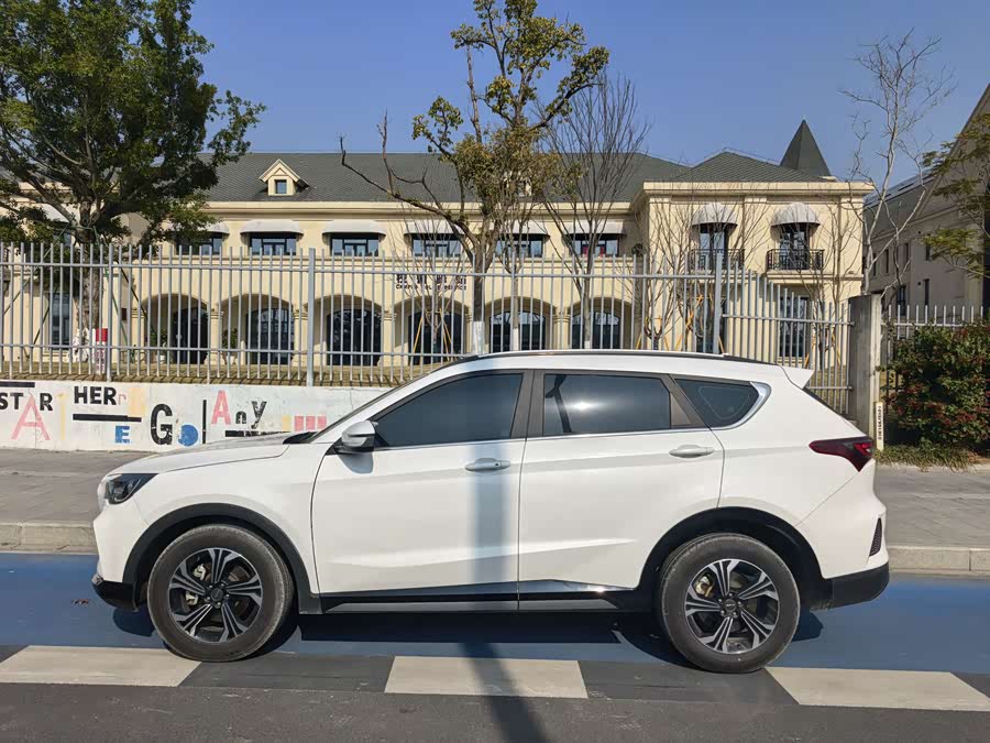 Soueast DX8 S 2023 #4 Soueast DX8 S 2023 car image #4