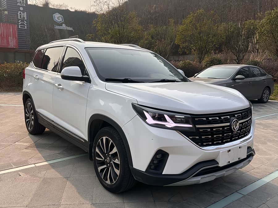 Forthing T5 2018 صورة سيارة #4