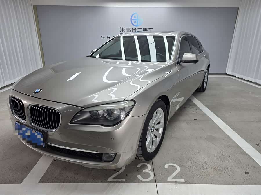 BMW 7 Series 2011 car image #4