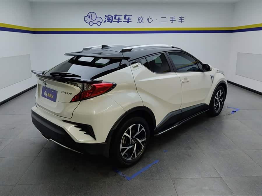 Toyota C-HR 2019 immagine di auto #4