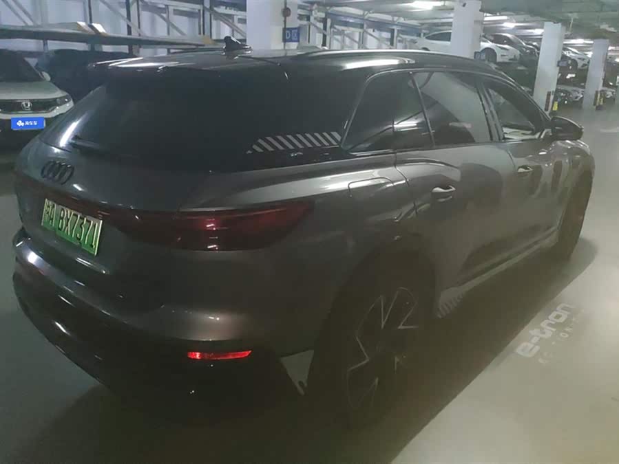 Audi Q5 e-tron 2023 #4 Audi Q5 e-tron 2023 صورة سيارة #4