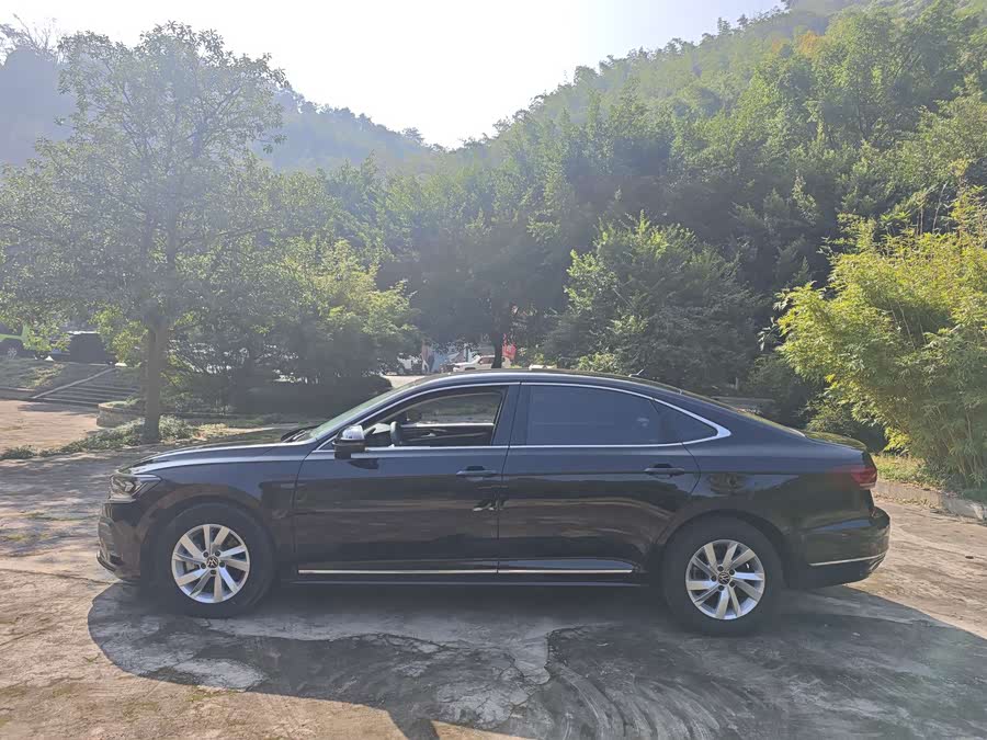 Volkswagen Passat 2020 car image #4