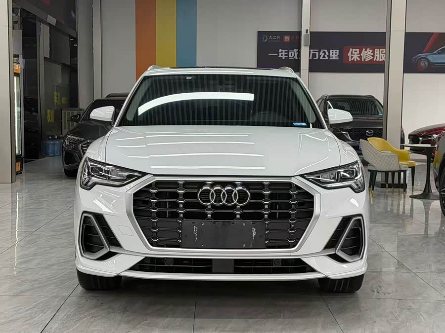 Audi Q3 2022 car image #4