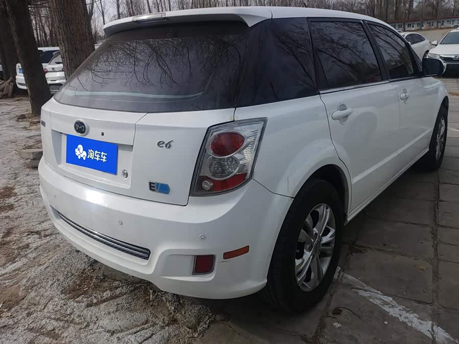 BYD e6 2016 #4 BYD e6 2016 car image #4