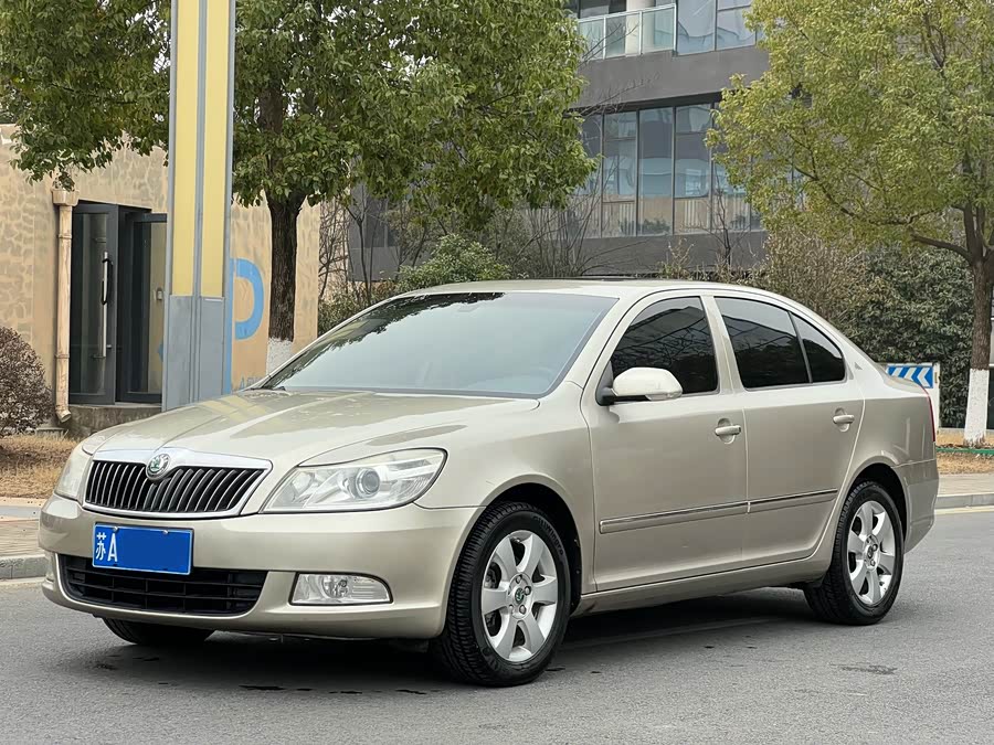 Skoda Octavia 2010 car image #4