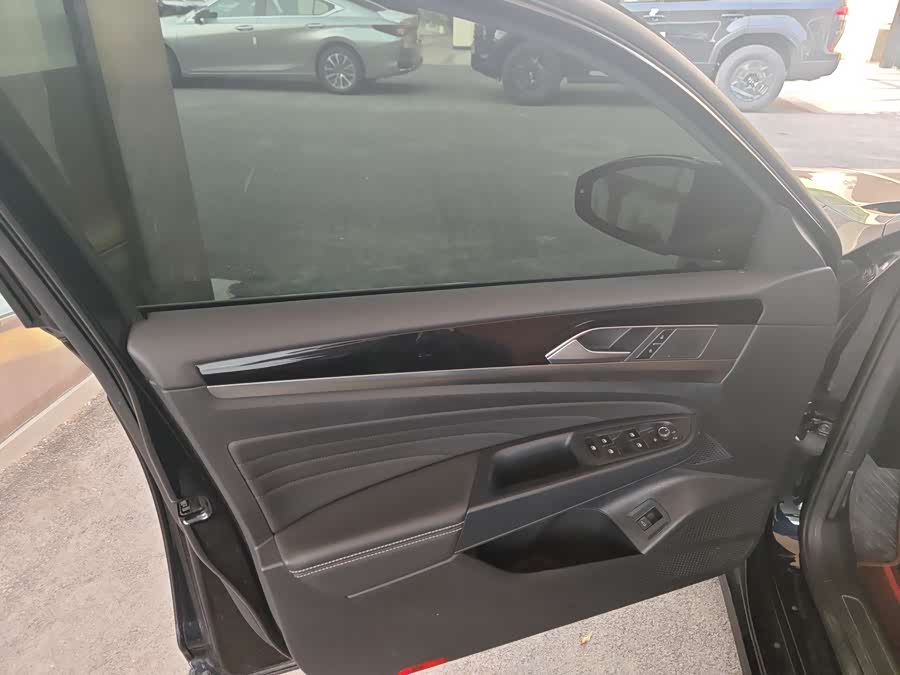 Volkswagen Passat 2023 car image #4