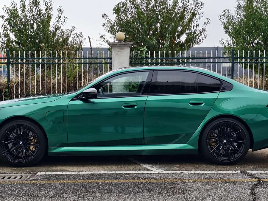 BMW M5 New Energy 2024 #4 BMW M5 New Energy 2024 car image #4