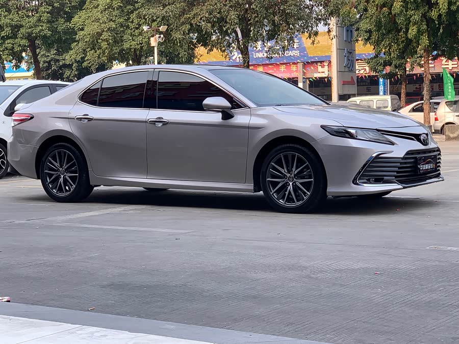 Toyota Camry 2022 immagine di auto #4