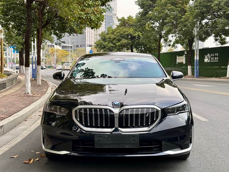 BMW i5 2024 #4 BMW i5 2024 car image #4