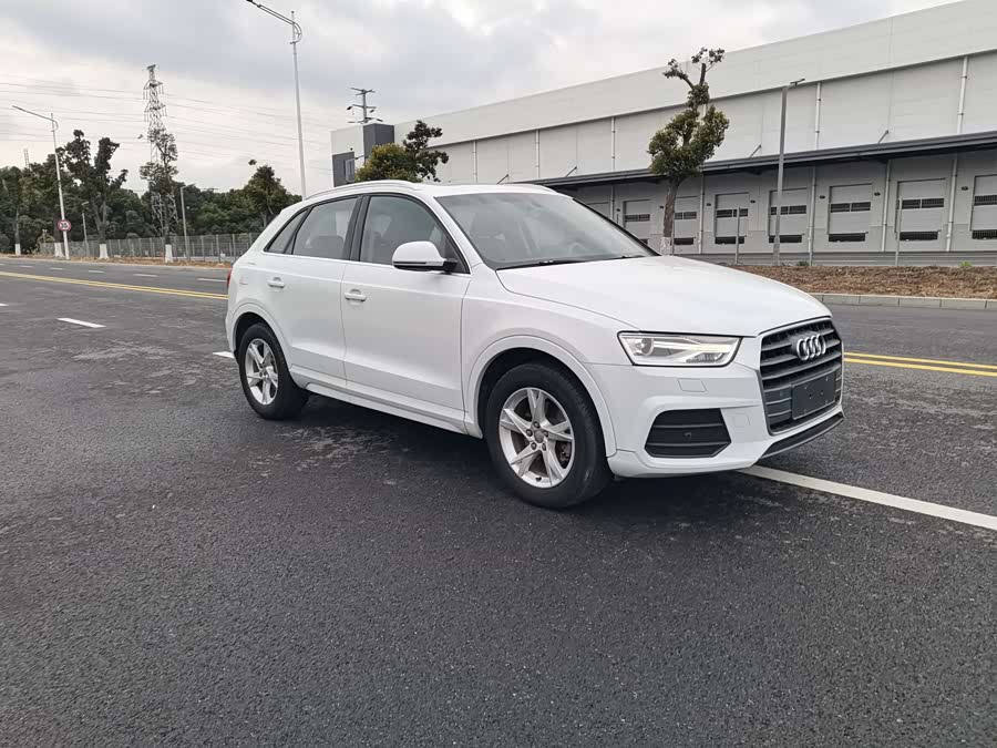 Audi Q3 2016 car image #4