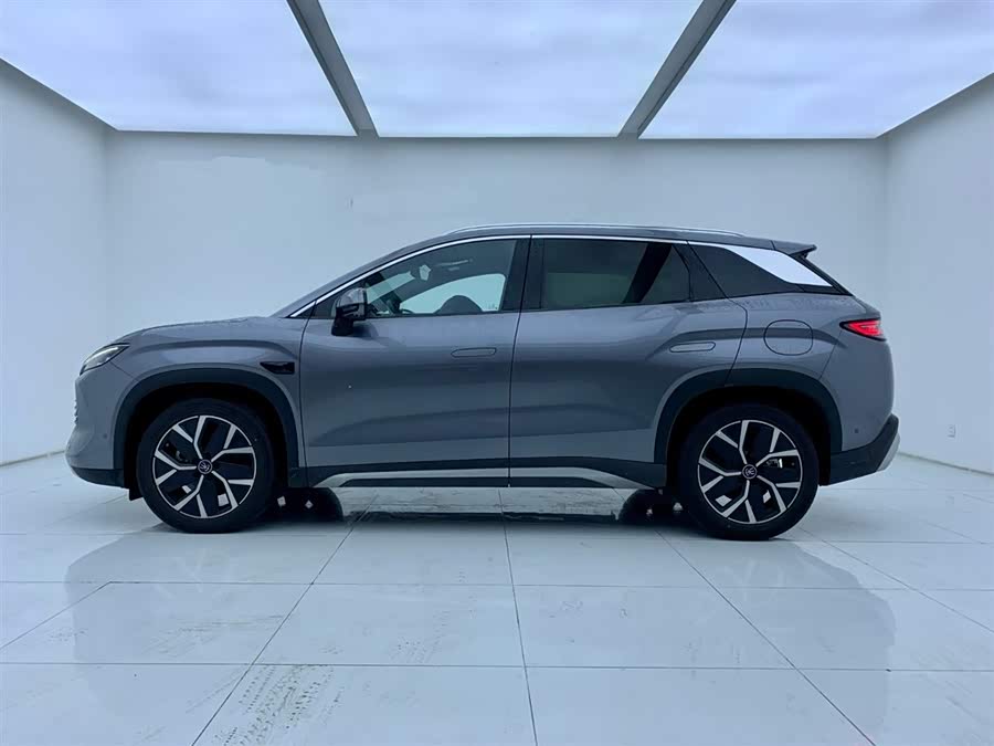 BYD SongL DM-i 2025 car image #4
