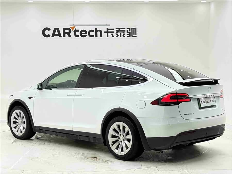 Tesla Model X 2018 #4 Tesla Model X 2018 car image #4