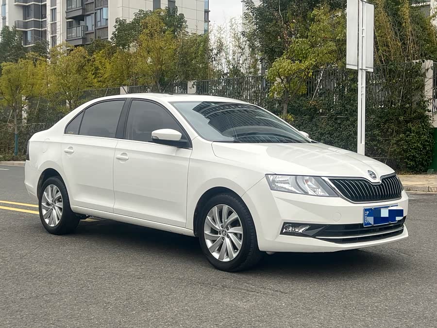 Skoda Rapid 2019 car image #4
