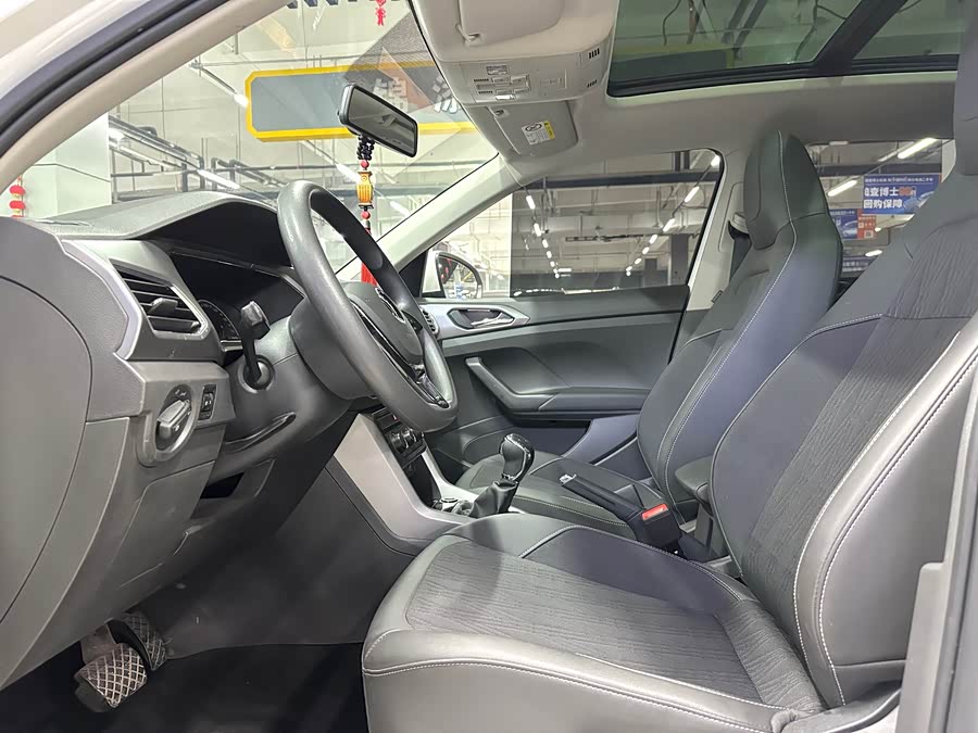 Volkswagen T-Cross 2021 car image #4
