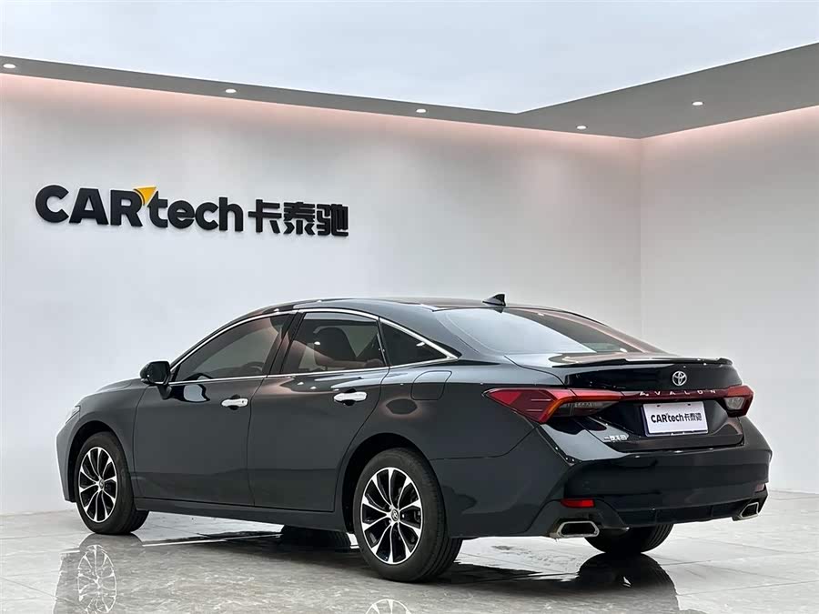 Toyota Avalon 2023 car image #4
