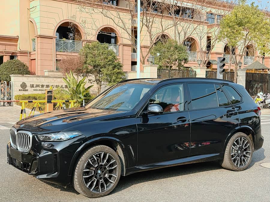 BMW X5 2024 car image #4