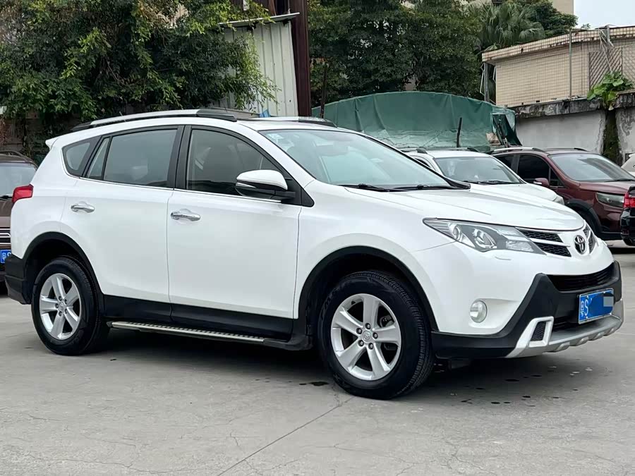 Toyota RAV4 2015 #4 Toyota RAV4 2015 car image #4