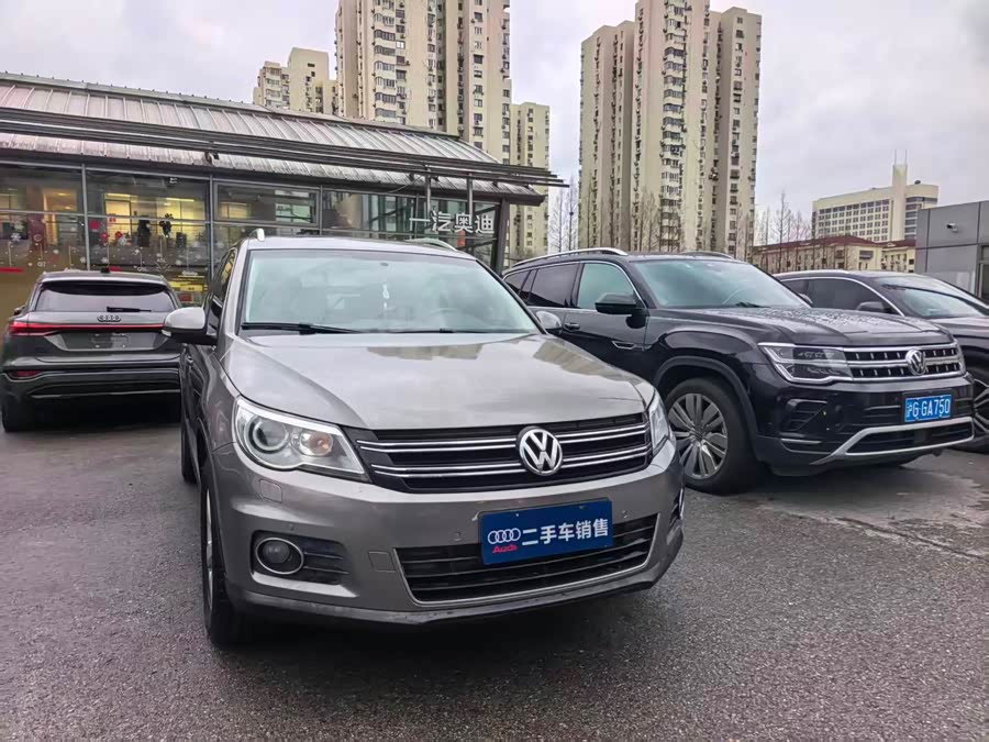 Volkswagen Tiguan 2011 car image #4