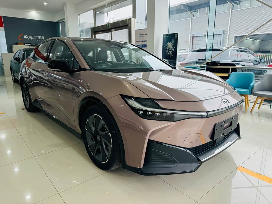 Toyota bZ3 2023 صورة سيارة #4