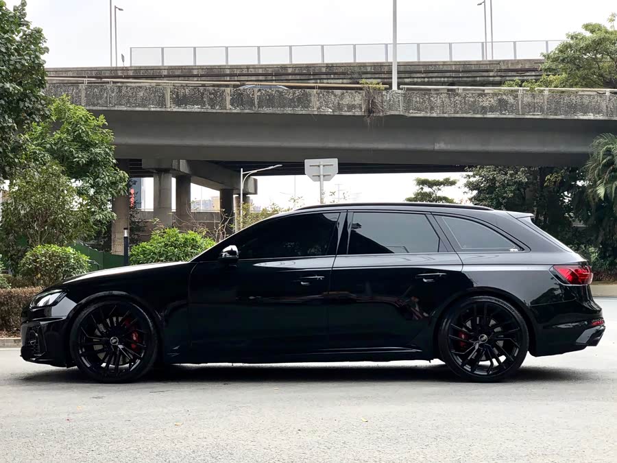 Audi RS 4 2023 immagine di auto #4