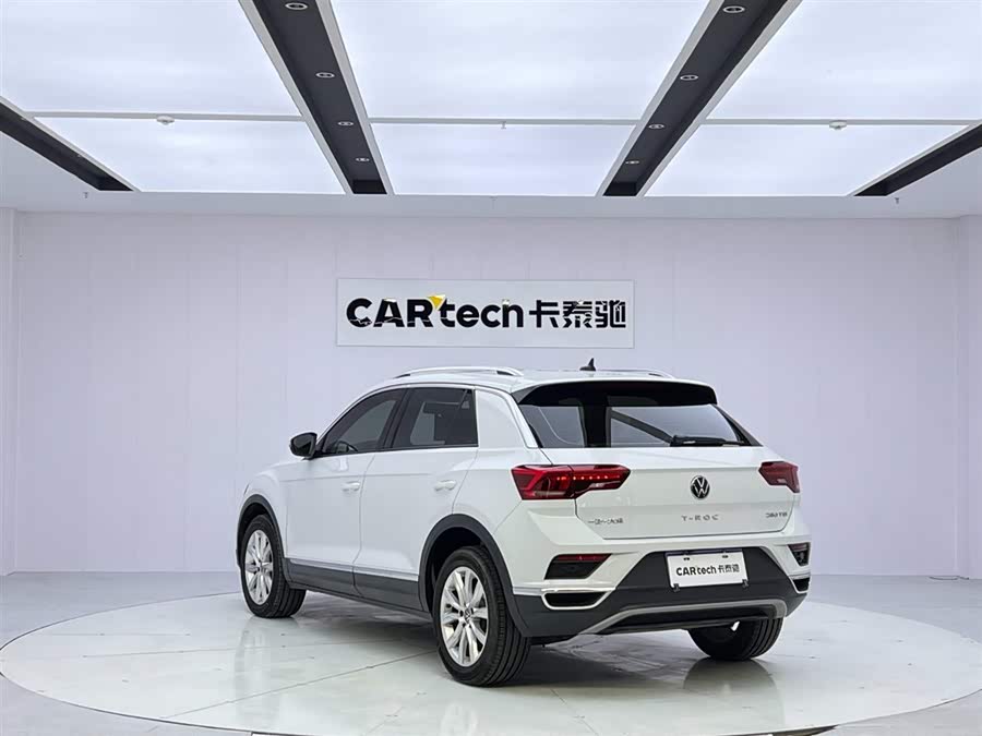 Volkswagen T-Roc 2021 car image #4