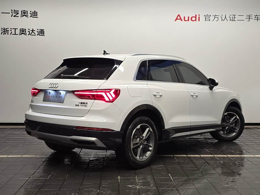 Audi Q3 2020 car image #4