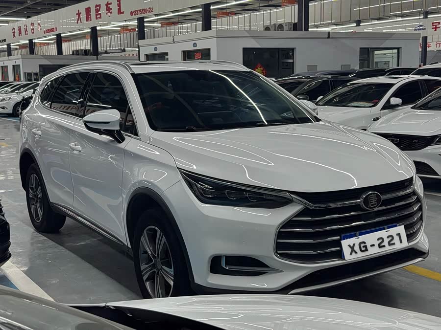 BYD Tang 2018 #4 BYD Tang 2018 car image #4