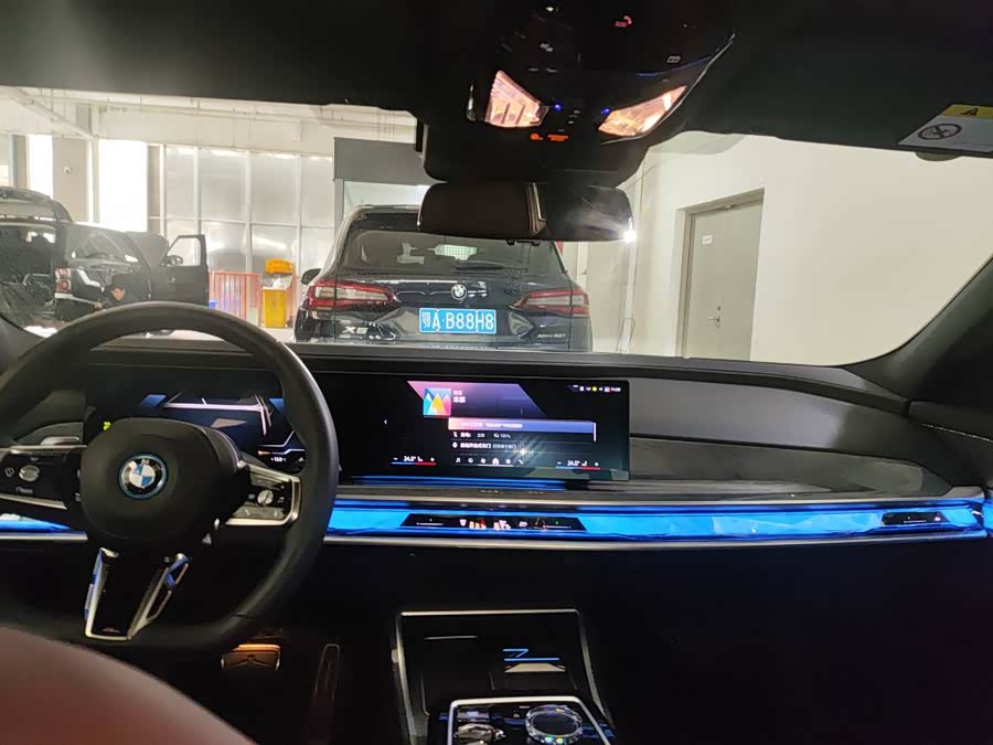 BMW i7 2023 #4 BMW i7 2023 car image #4