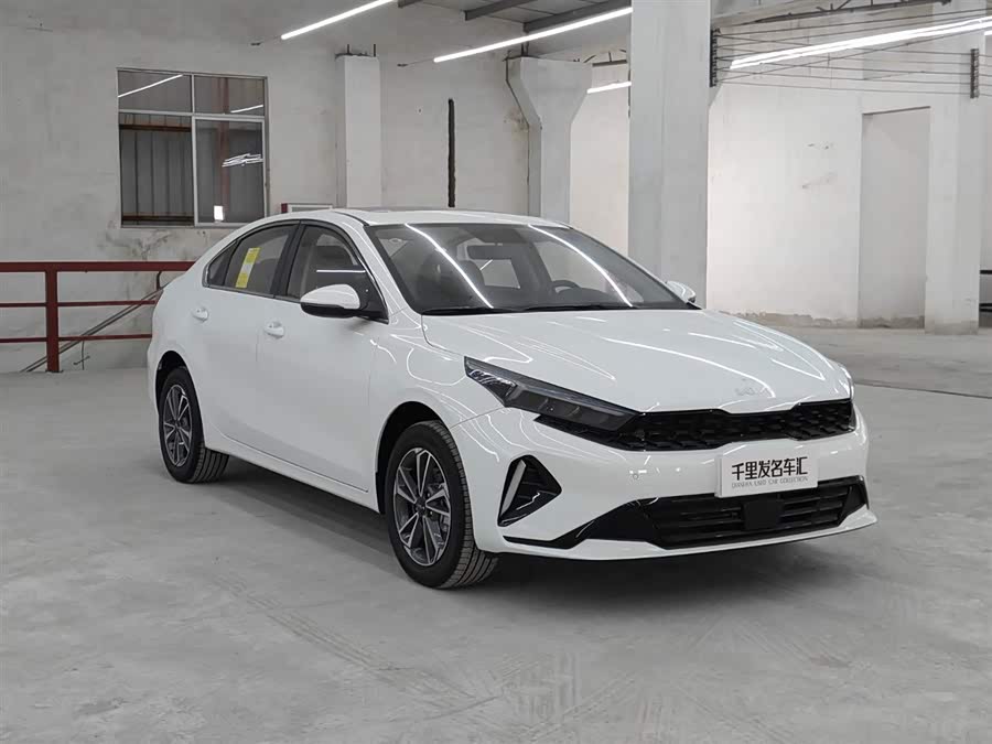 Kia K3 car image #4