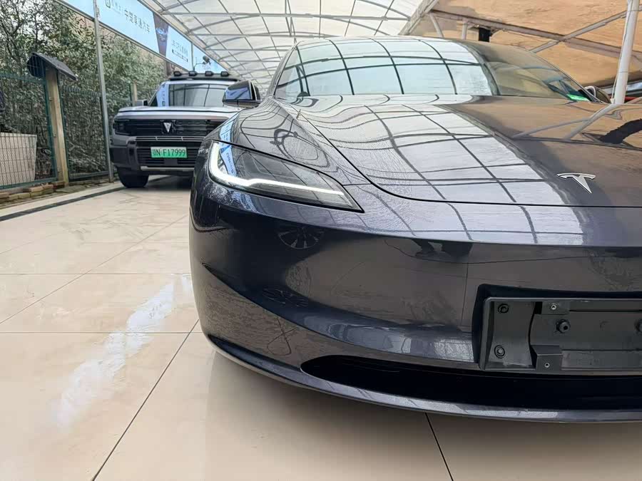 Tesla Model 3 2024 car image #4