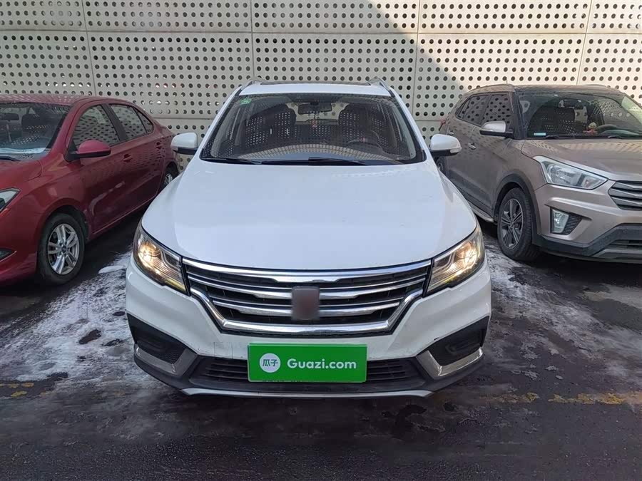 Roewe RX3 2019 изображение автомобиля #4