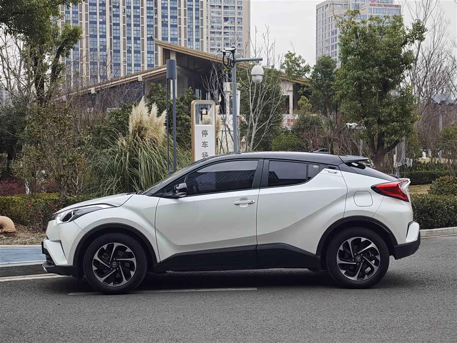 Toyota Izoa 2019 car image #4